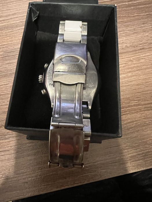 Часовник Swatch с мраморни камъни