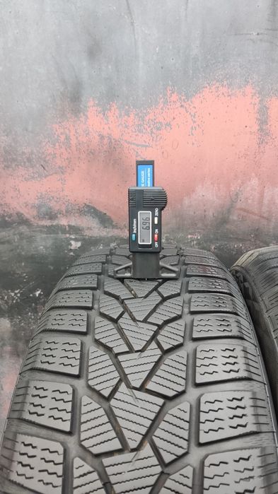 2бр. зимни гуми 195/65/15 Uniroyal Winter Expert
dot23
6.9mm
Добро със