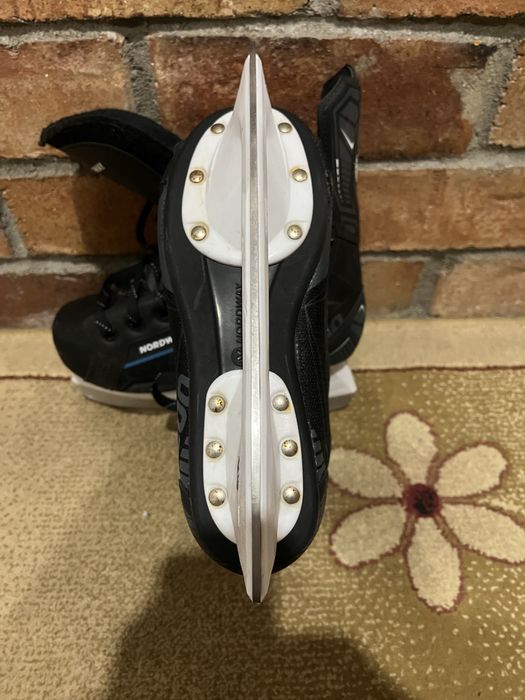 Продам коньки NORDWAY