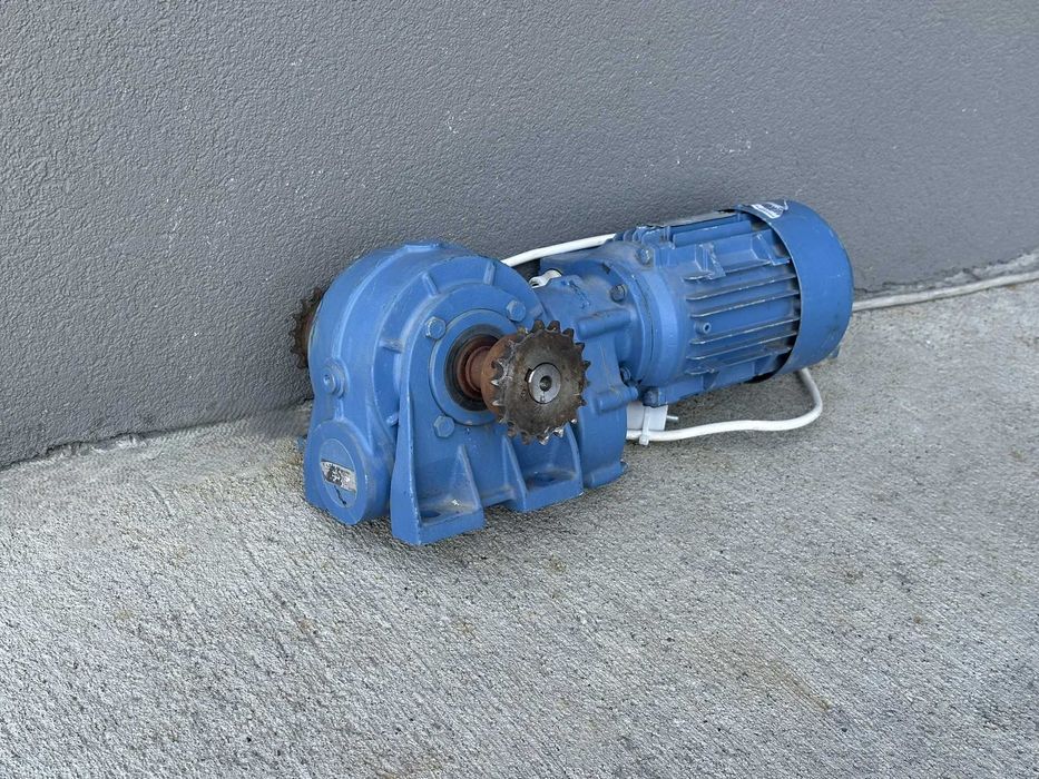 Motor electric cu reductor pt diverse utilizari