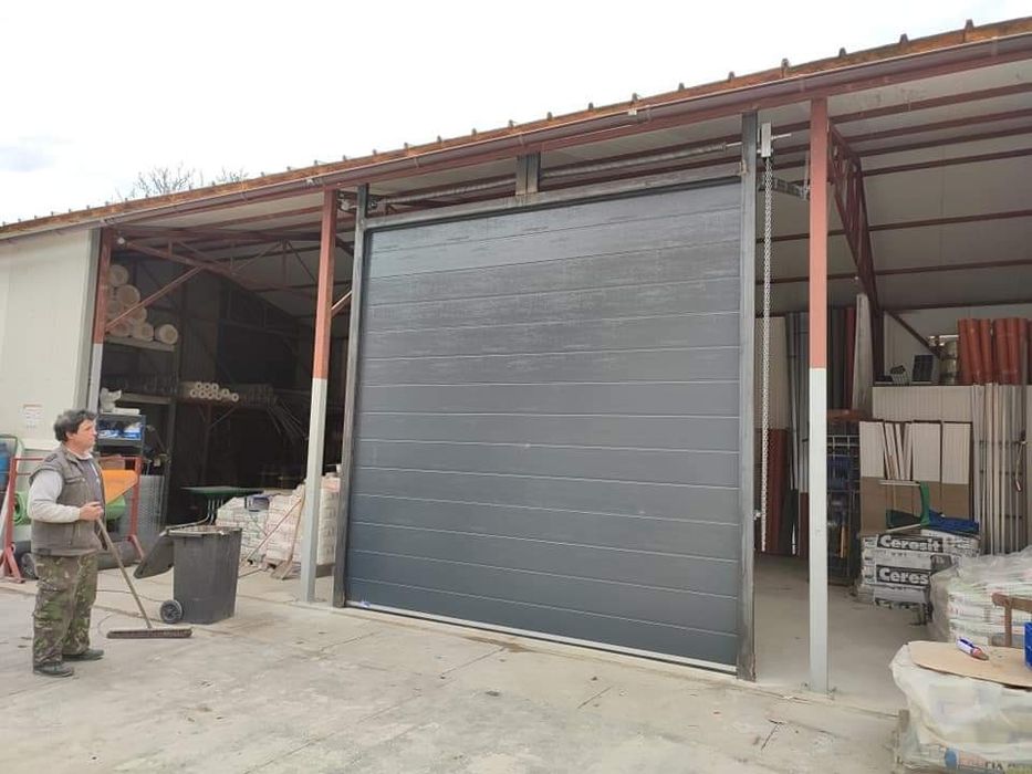 Usi de garaj producător