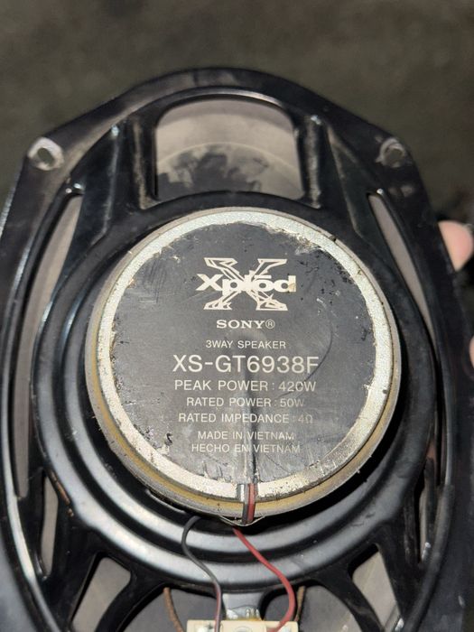 Продам колонки  сон на авто