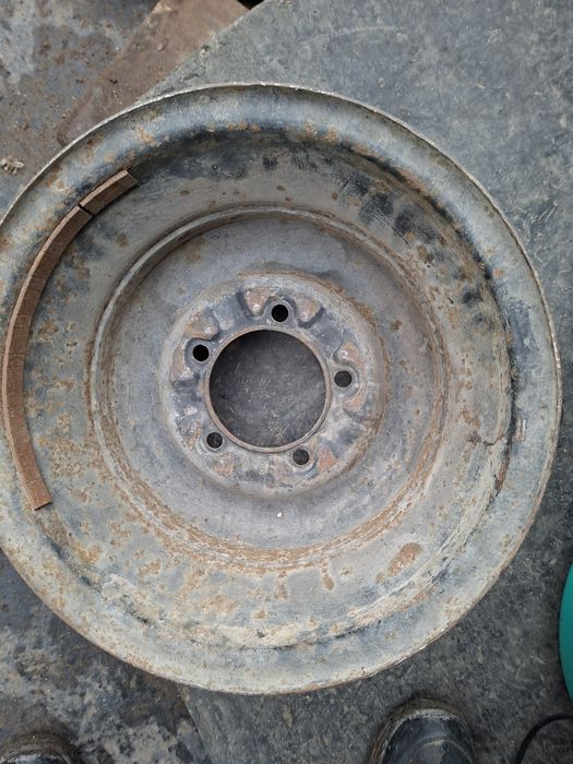 Продам диск на Уаз. На 15