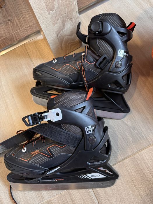 Комплект кънки за лед +каска