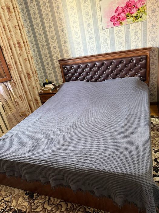 Спальный гарнитур и кухонный уголок