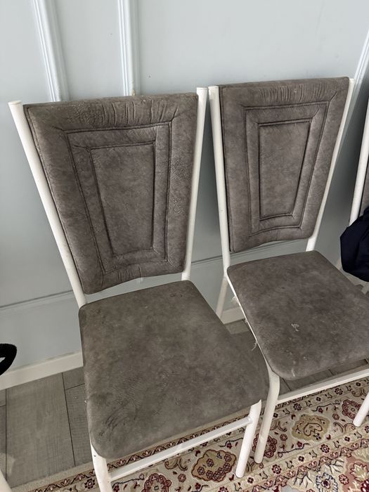 Продам стол и 8 стульев