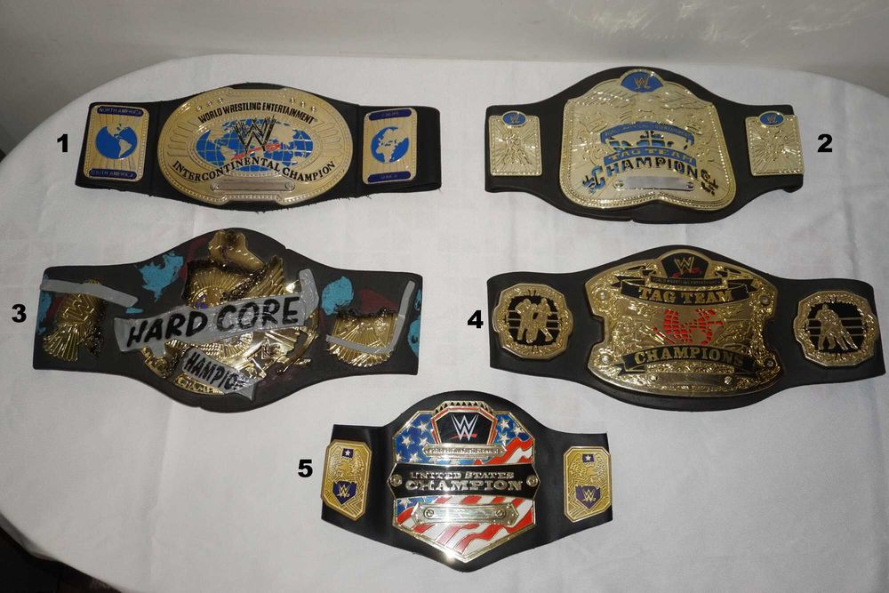 WWE Голям Лот От 25 Кеч Фигури/5бр Кеч Колани/Кеч Рингове/Кеч Сцена