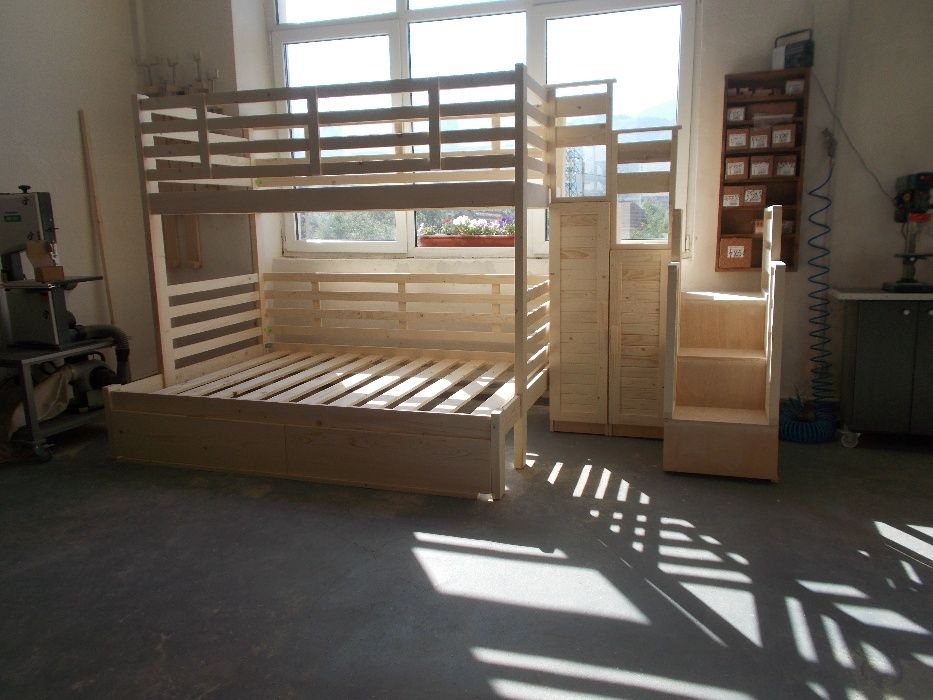 TRANSPORT GRATUIT.Pat etajat-supraetajat din lemn masiv.Cod 3510