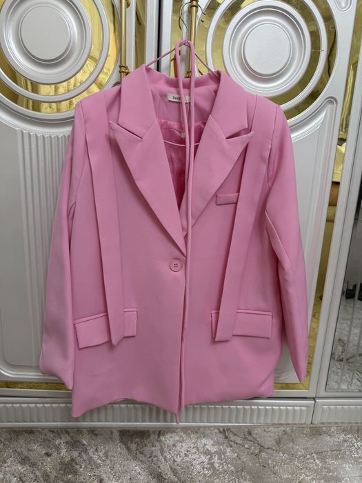 Пиджак нежно розового цвета (новое)