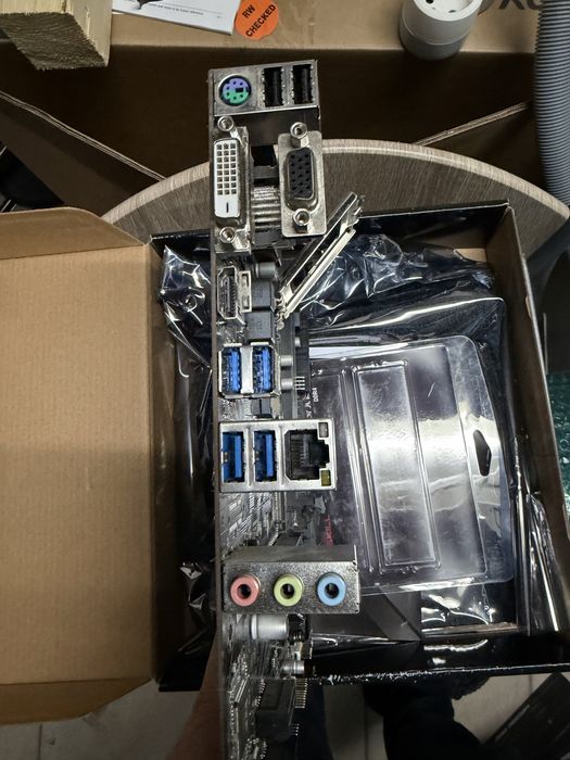 Placa de baza Gigabyte B460M DS3H posibil defect