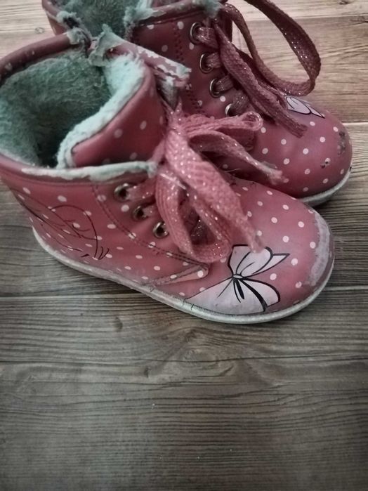 Отдам обувь на девочку