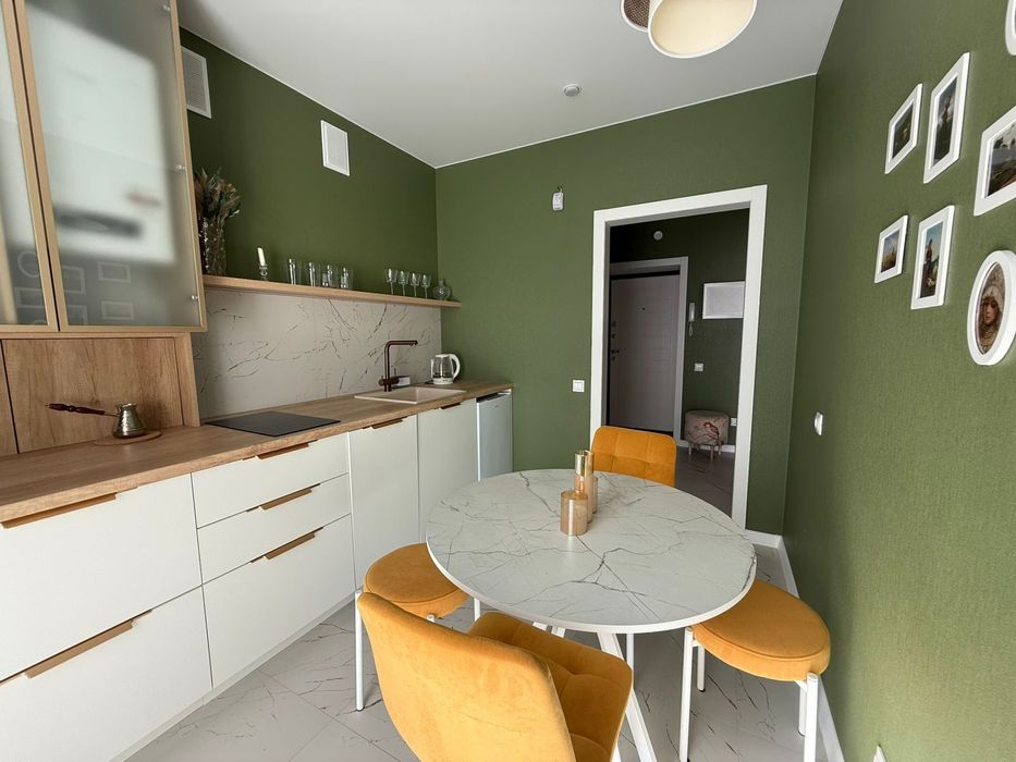 Сдам посуточно  квартиры 13,16мкр