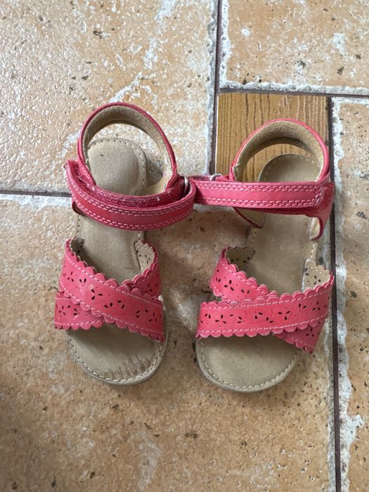 Продам сандали Next 23