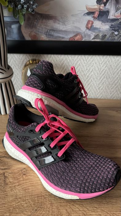 Дамски маратонки Adidas номер 39