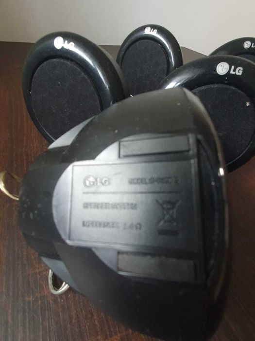 5 Boxe LG pentru sistem audio/video