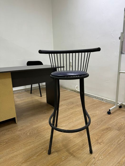 Бареи стул 2еу 1реуі 5000 тг