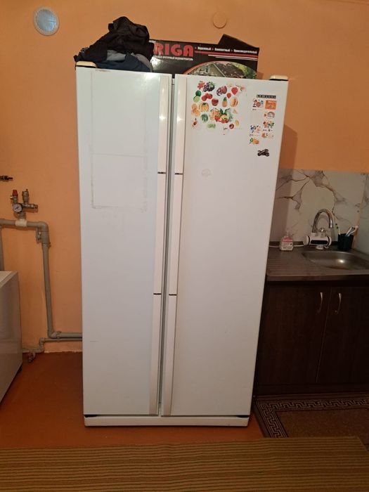 Продам холодильник двух дверный НЕ РАБОЧИЙ