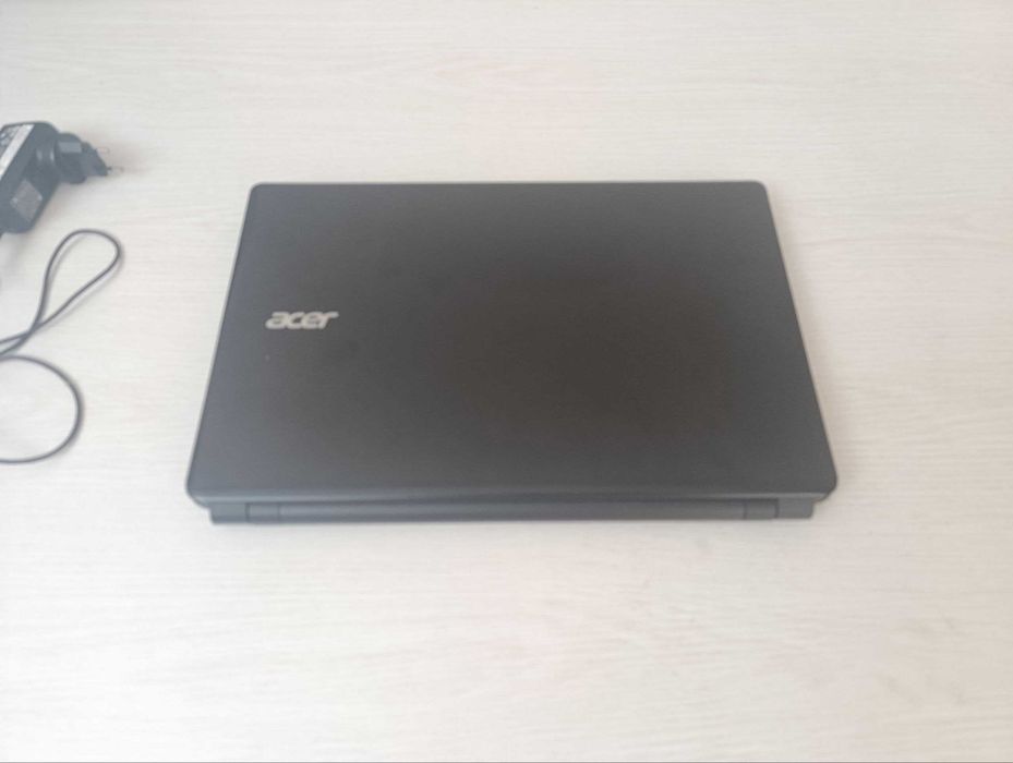 Srochna noutbuk sotiladi Acer Aspire E1 Hotirasi 1 TB