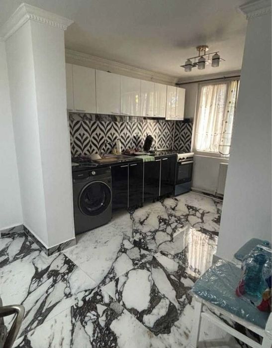 Vand Apartament - Decomandat - 3 Camere - Etaj 1 - URGENT !