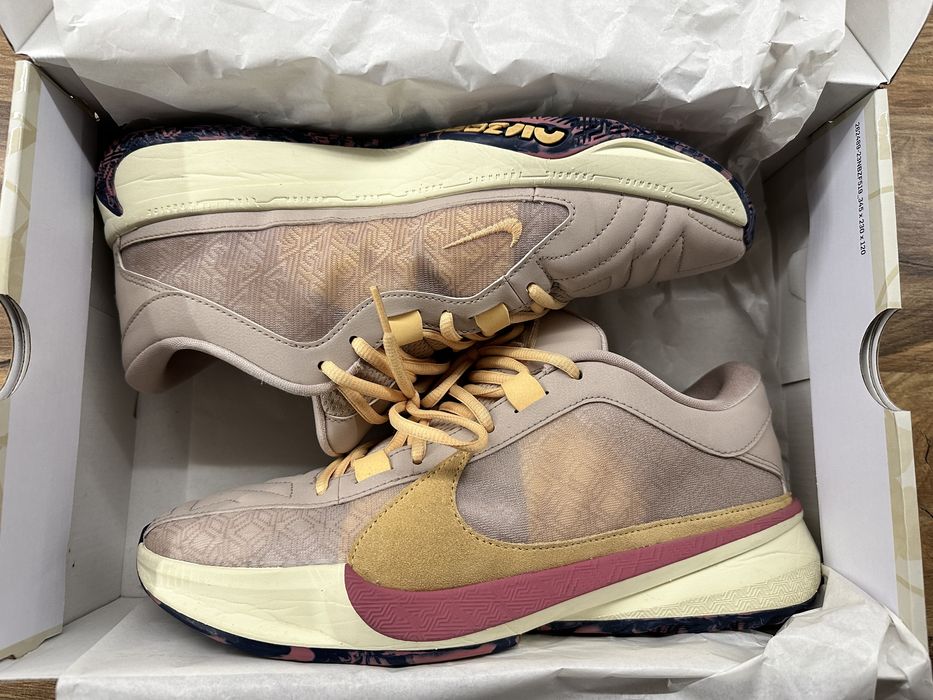 Баскетболни обувки Nike Zoom Freak 5 "Fossil Stone" маратонки кецове