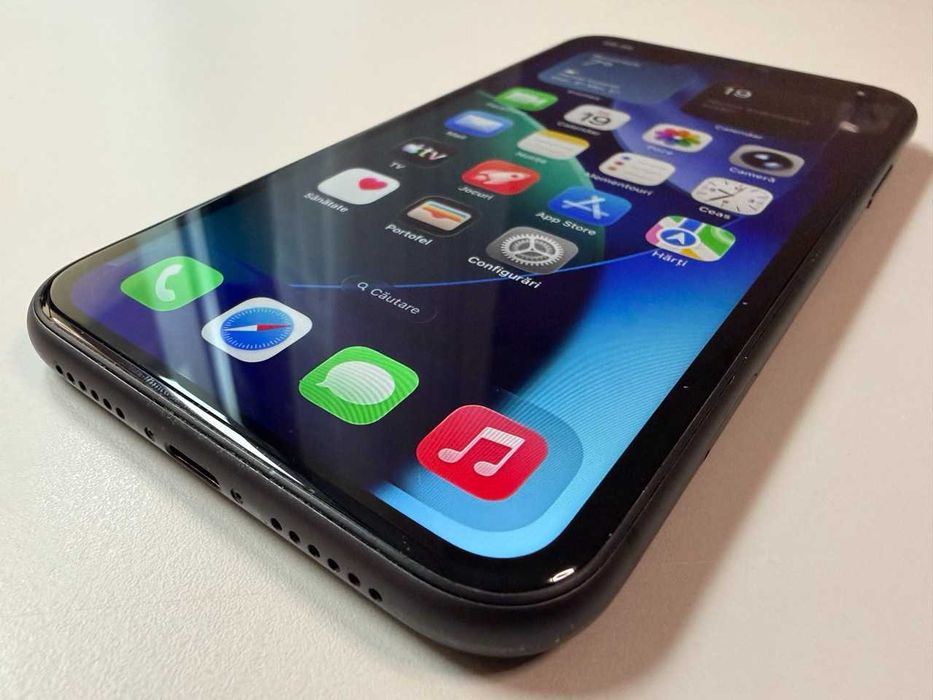  Apple / iPhone 11 128 Gb / Black