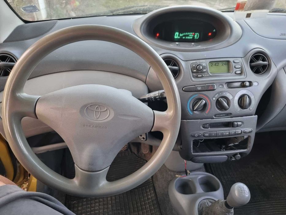 Toyota Yaris 1.4D4D/1.0 vvt-i/   На части