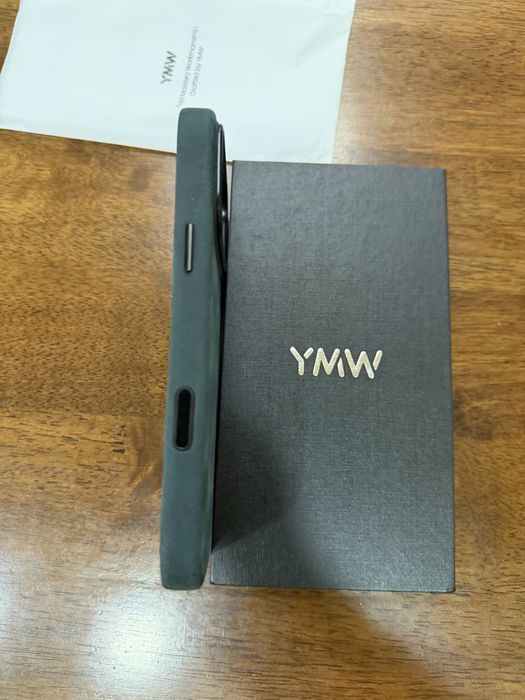 Кожаный чехол Ipone 17 Pro Max YMW