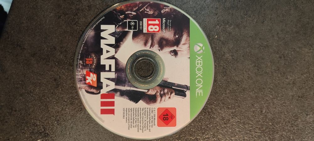 Xbox One S 1Tb + Controller + jocuri