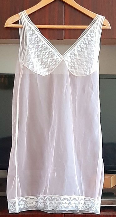 Фини потници от жарсе и разкроено гогнище-пижама от бархет