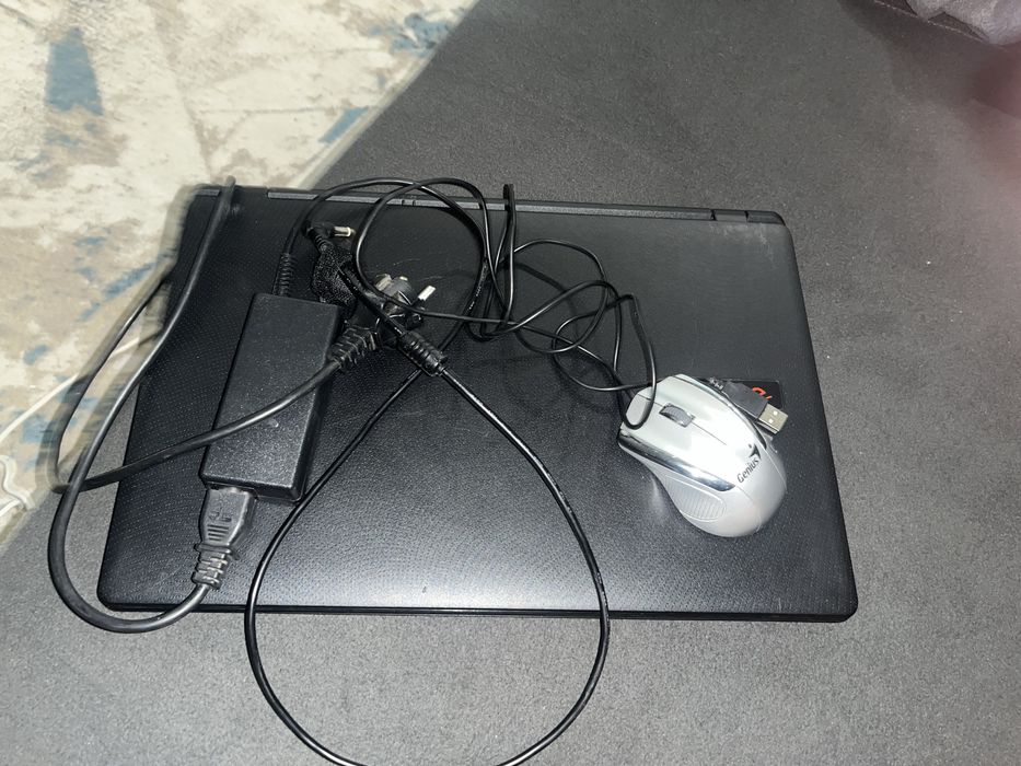 Ноутбук в хорошем состоянии работает только от сети