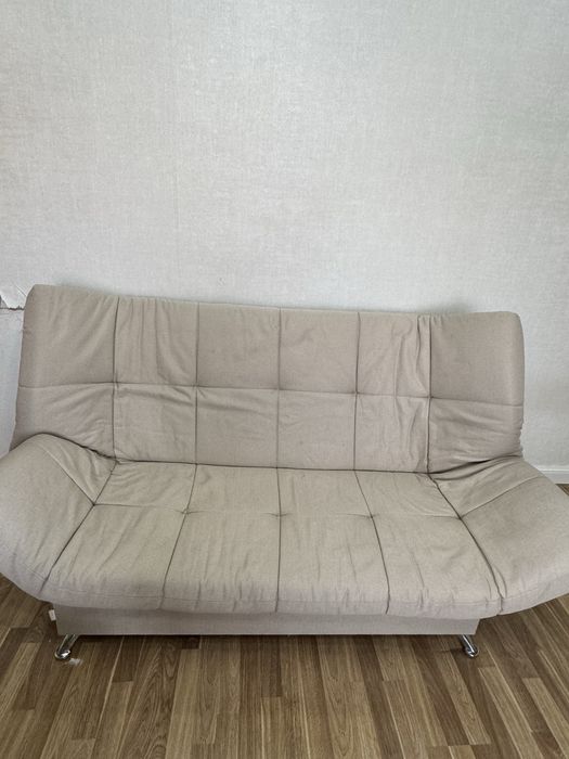 Диван в хорошем состоянии