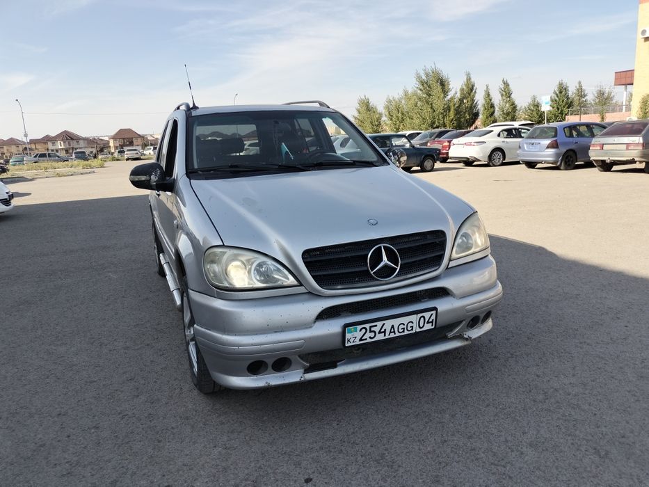 Авто машина Mercedes