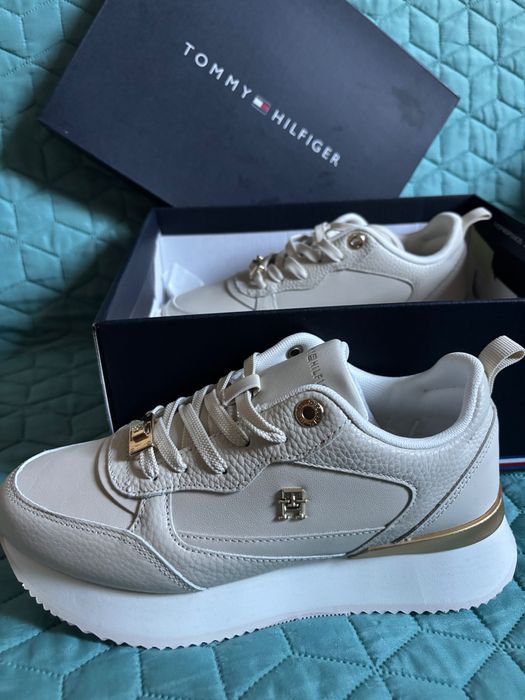 Чисто нови маратонки Tommy Hilfiger