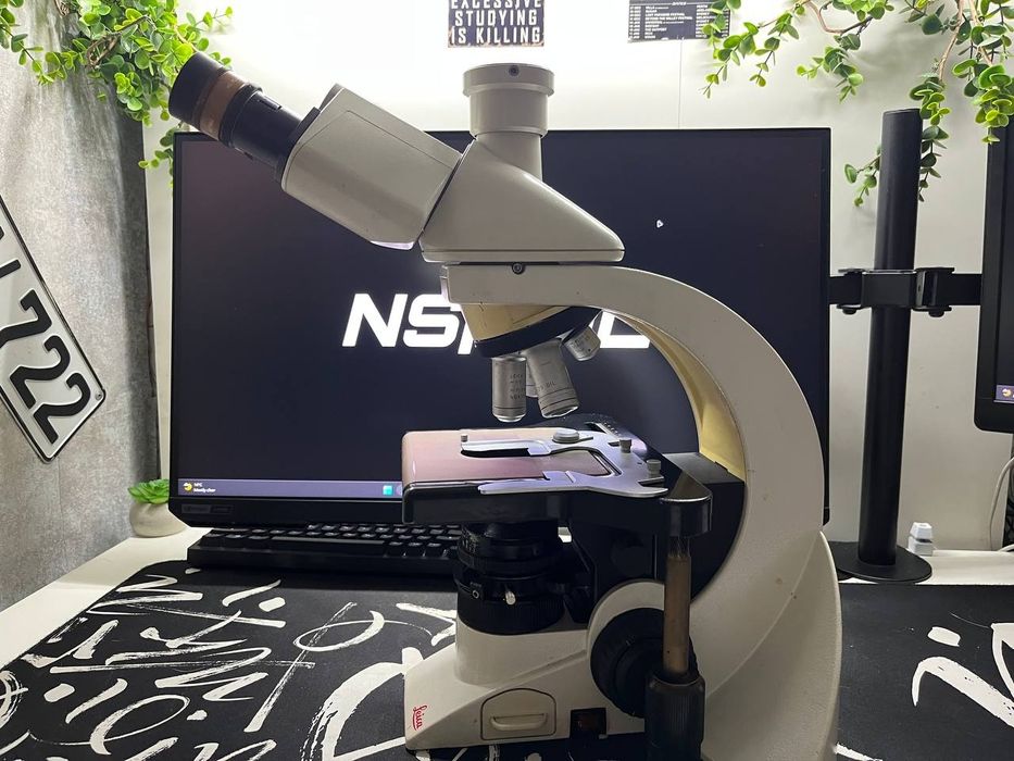 Микроскоп Leica DM1000