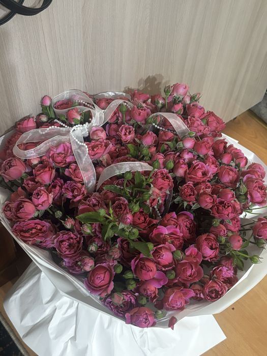 Кустовые розы , свежий