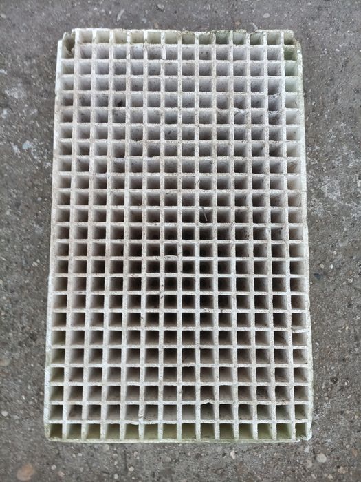 Продавам тарелки за разсад