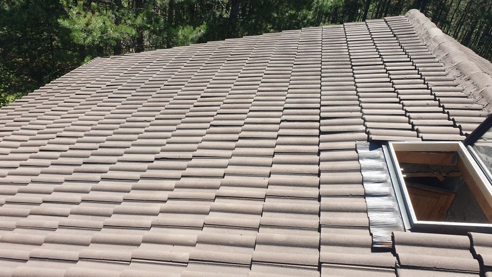 Боядисване на Покриви с Керемиди или Ламарина, Дървени Конструкции