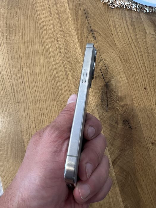 iPhone 15 pro 256 gb