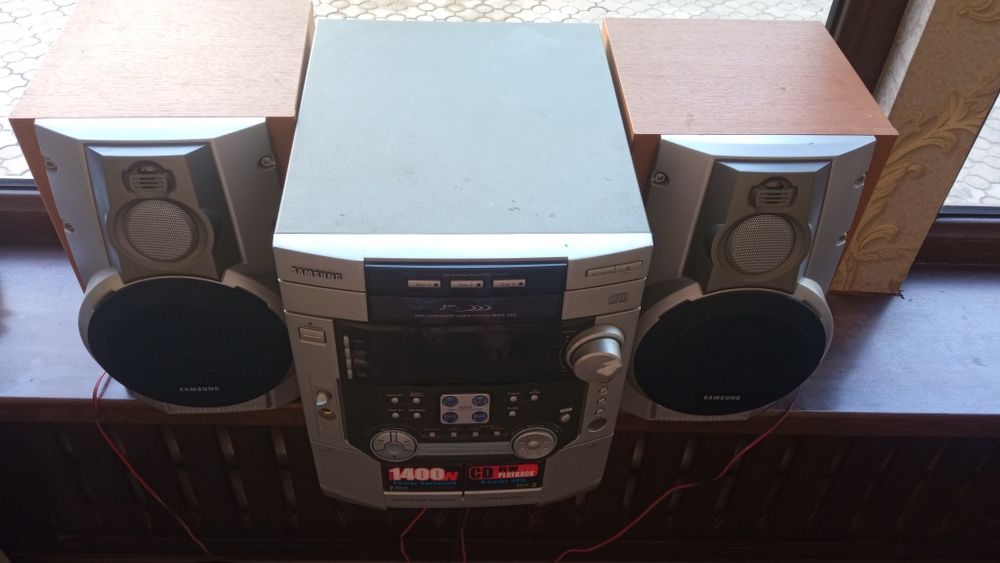 Srochna sotiladi!!!Samsung compact disc digital audio