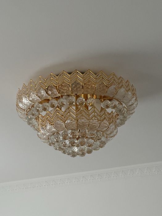 Продам люстру б/у