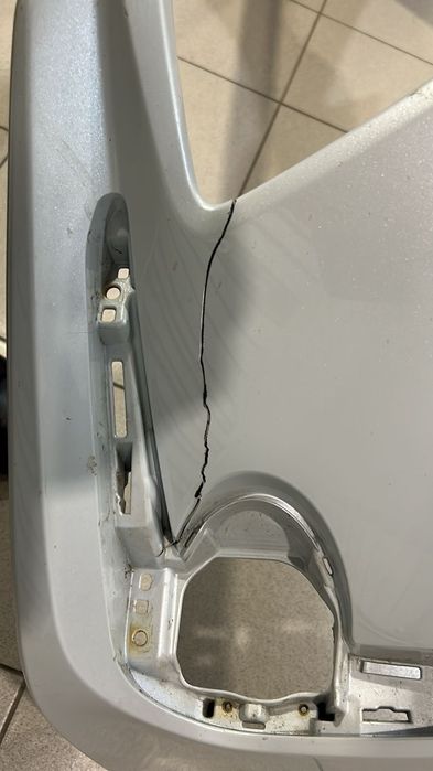 Продам бампер Тойота Королла