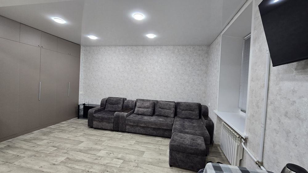 Сдам квартиру на площади