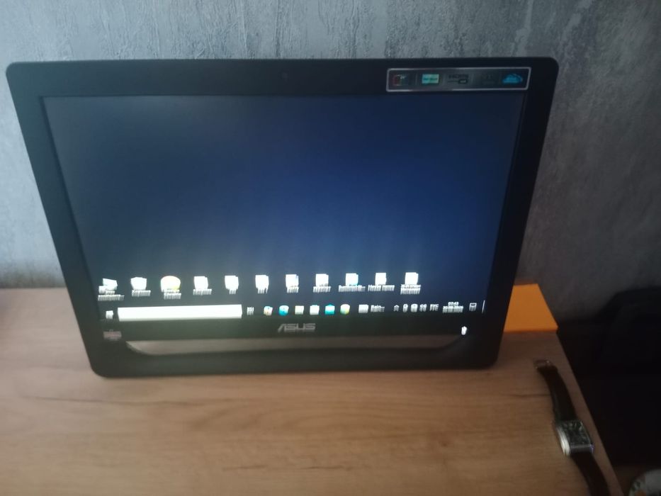 Продам  ноутбук  5000.