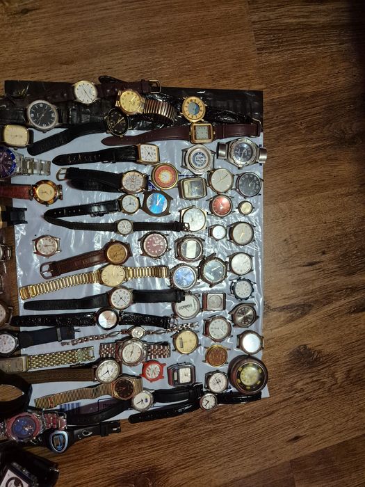 Часовници 90+ броя