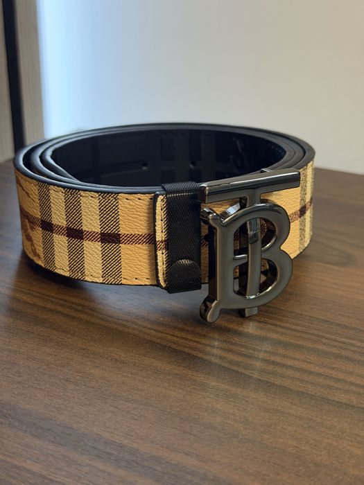 Чисто нов колан burberry с две лица