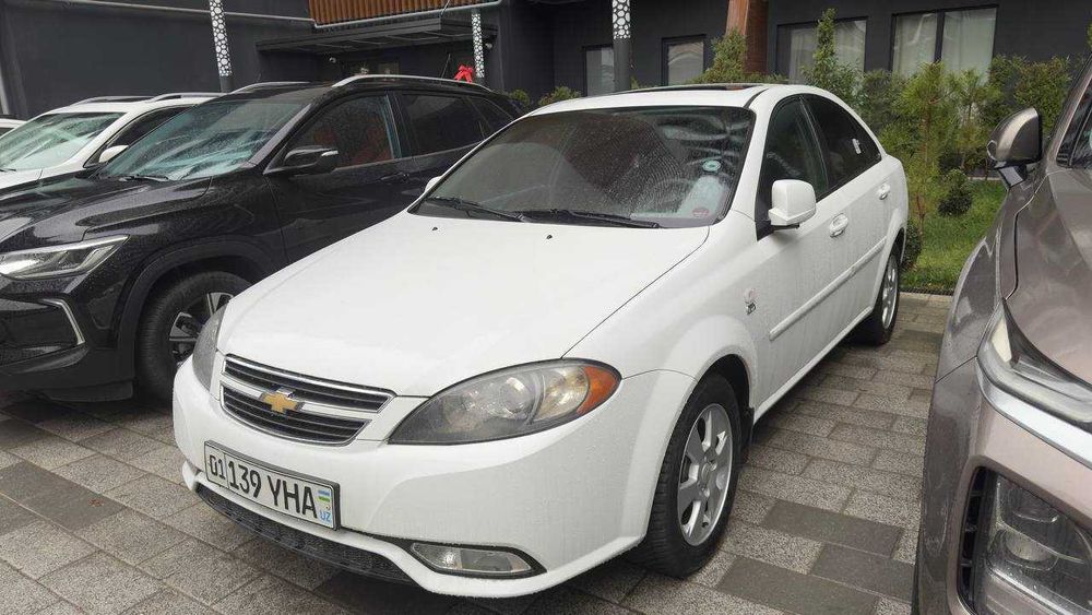 Gentra avtomobili sotiladi srochna...