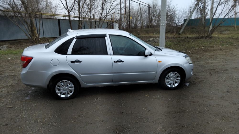 Продам машину лада гранта