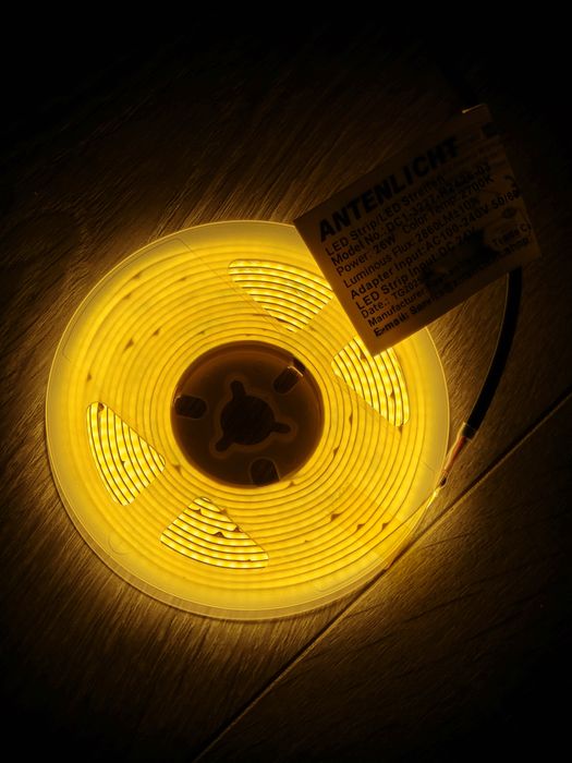 Bandă LED COB 3m Alb Cald 2700K – 26W, reglabilă, telecomandă