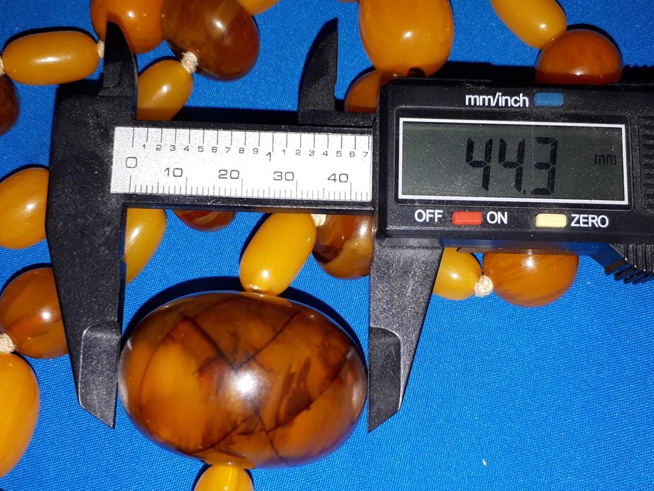 Стара кехлибарена / бакелитена огърлица гердан кехлибар/бакелит 193 гр