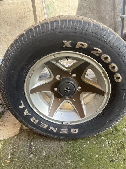 Vand cauciucuri cu janta cu dimensiunile P255/60R15